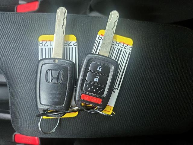 Photo of 2016 White Honda Fit