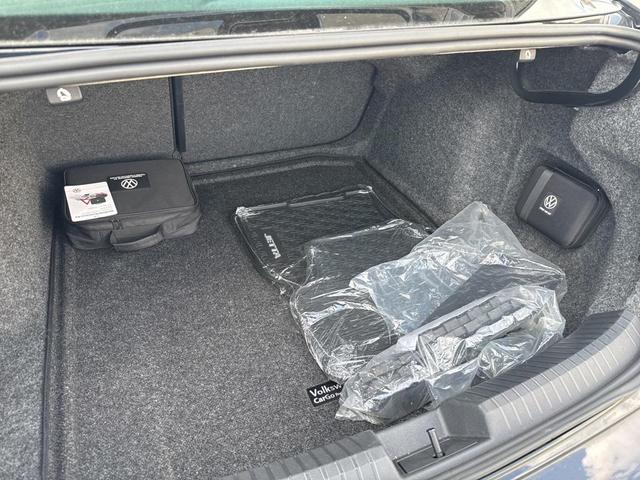 Photo of 2025 Deep Black Pearl Volkswagen Jetta