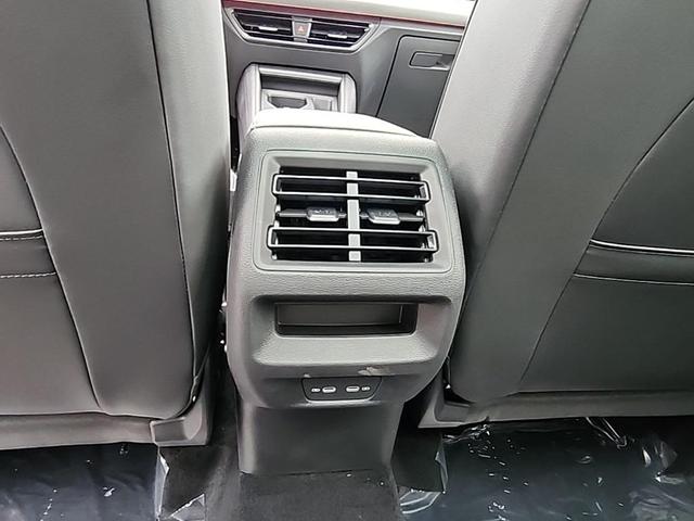 Photo of 2025 Platinum Gray Metallic Volkswagen Tiguan
