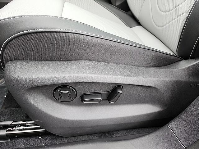 Photo of 2025 Platinum Gray Metallic Volkswagen Tiguan