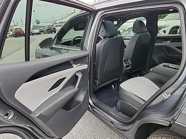 Photo of 2025 Platinum Gray Metallic Volkswagen Tiguan