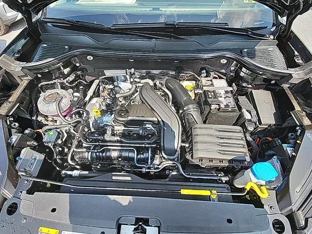 Photo of 2025 Deep Black Pearl Volkswagen Taos