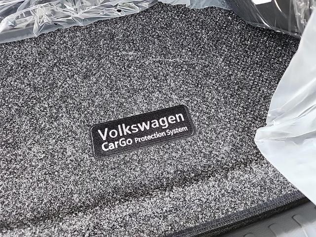 Photo of 2025 Deep Black Pearl Volkswagen Taos