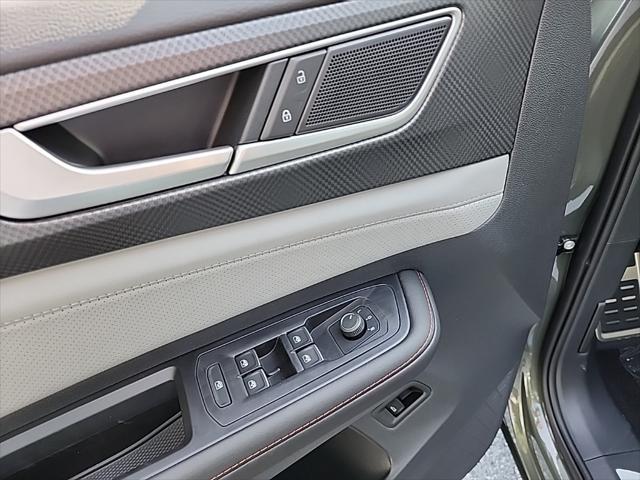 Photo of 2025 Avocado Green Pearl Volkswagen Atlas