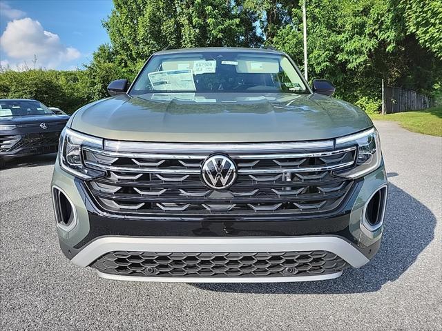Photo of 2025 Avocado Green Pearl Volkswagen Atlas