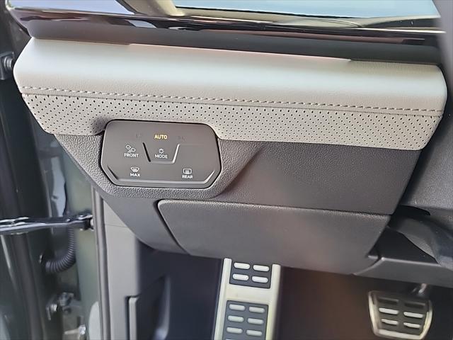 Photo of 2025 Avocado Green Pearl Volkswagen Atlas