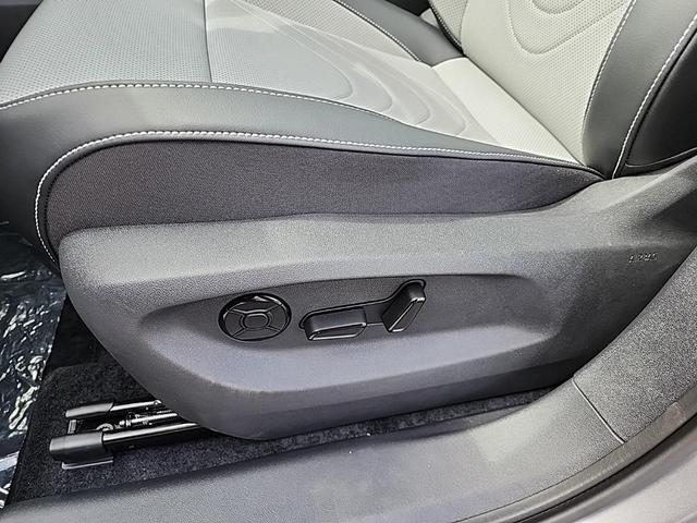 Photo of 2025 Pyrite Silver Metallic Volkswagen Tiguan