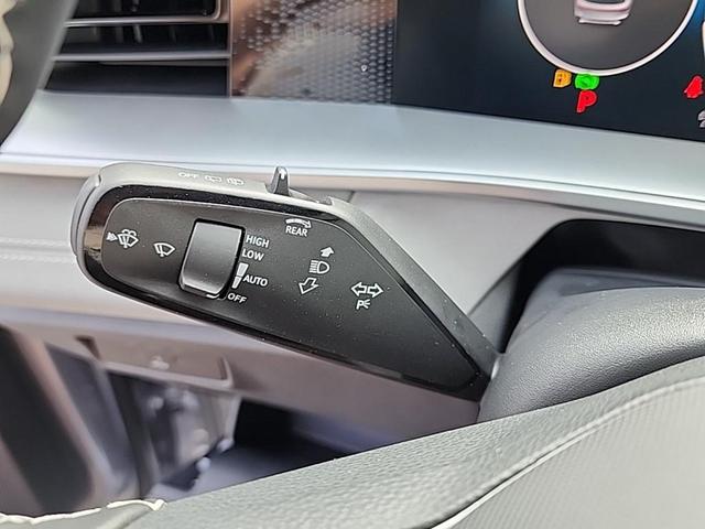 Photo of 2025 Pyrite Silver Metallic Volkswagen Tiguan