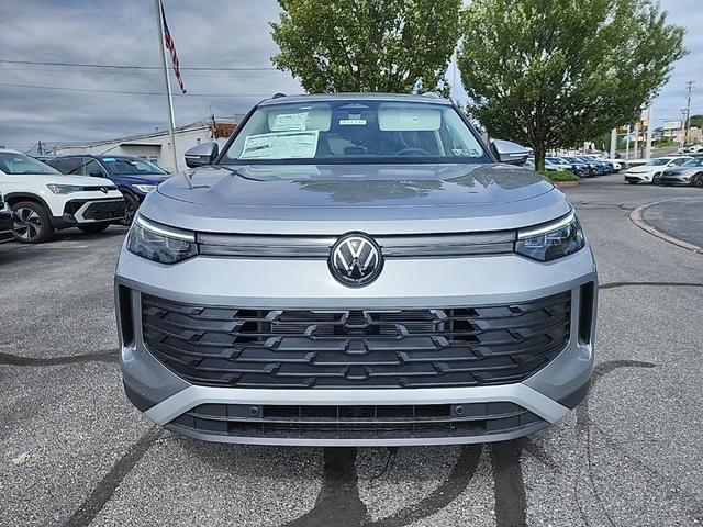 Photo of 2025 Pyrite Silver Metallic Volkswagen Tiguan