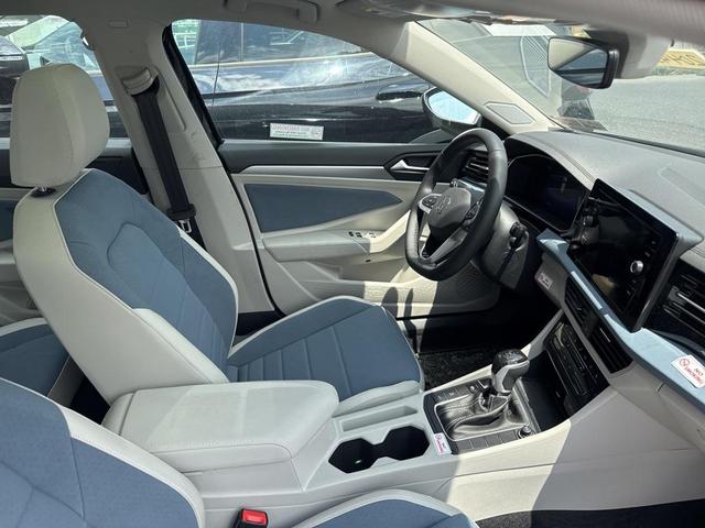 Photo of 2025 Deep Black Pearl Volkswagen Jetta