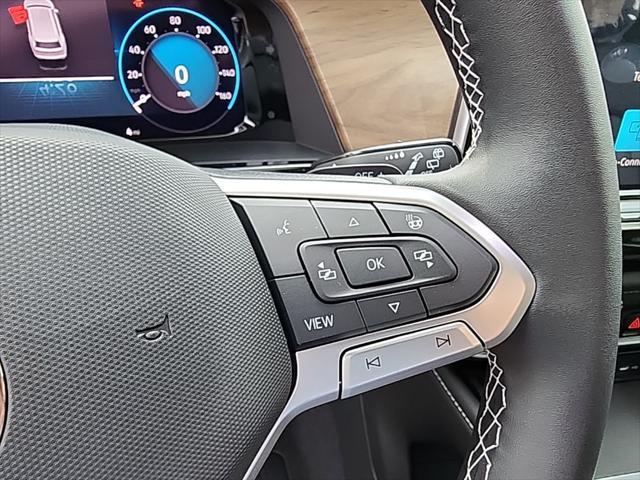 Photo of 2025 Silver Mist Metallic Volkswagen Atlas