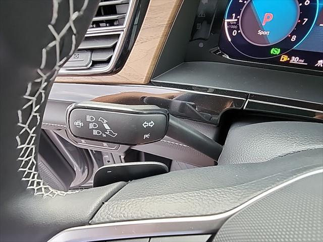 Photo of 2025 Silver Mist Metallic Volkswagen Atlas