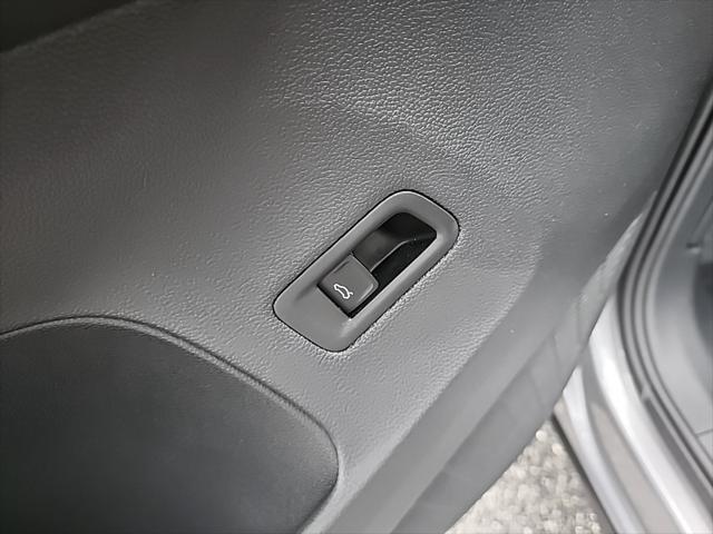 Photo of 2025 Silver Mist Metallic Volkswagen Atlas
