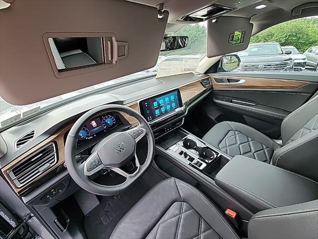 Photo of 2025 Silver Mist Metallic Volkswagen Atlas