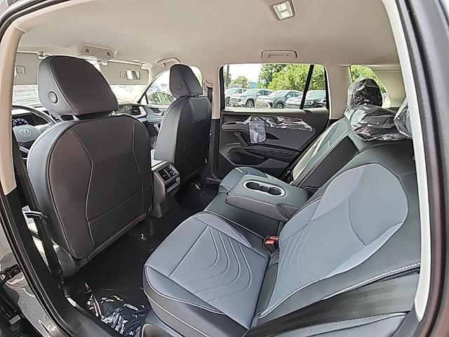 Photo of 2025 Platinum Gray Metallic Volkswagen Tiguan