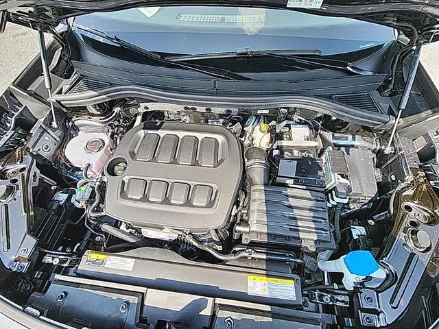 Photo of 2025 Platinum Gray Metallic Volkswagen Tiguan
