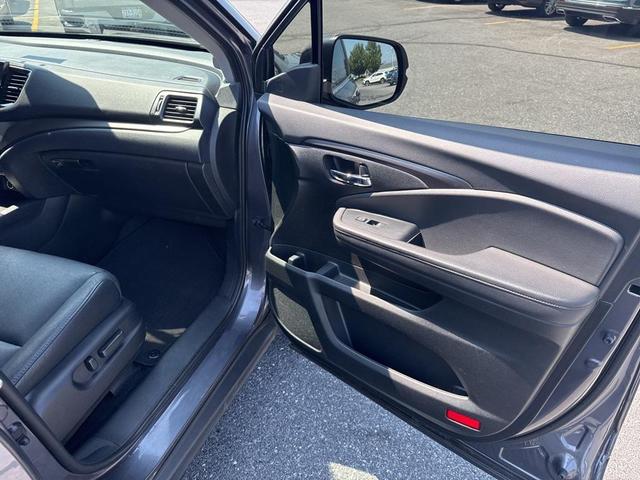 Photo of 2021 Crystal Black Pearl Honda Pilot