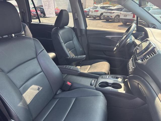 Photo of 2021 Crystal Black Pearl Honda Pilot