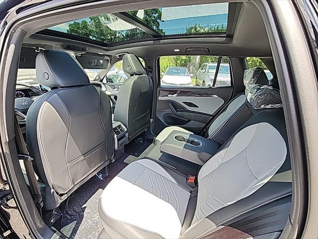 Photo of 2025 Deep Black Pearl Volkswagen Tiguan