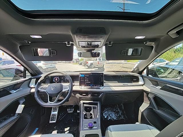 Photo of 2025 Deep Black Pearl Volkswagen Tiguan