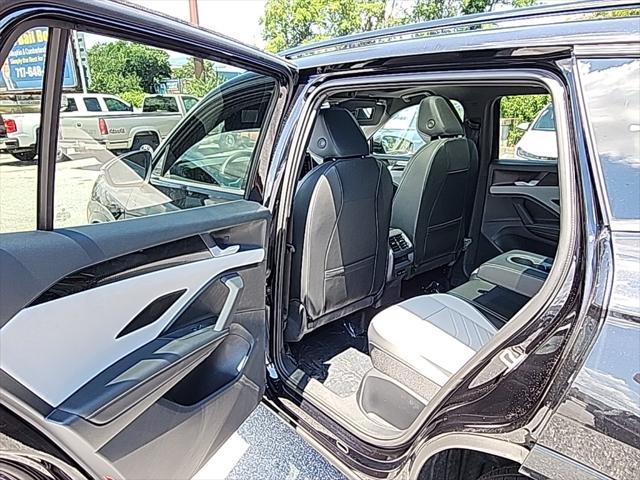 Photo of 2025 Deep Black Pearl Volkswagen Tiguan