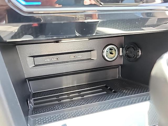Photo of 2025 Deep Black Pearl Volkswagen Taos