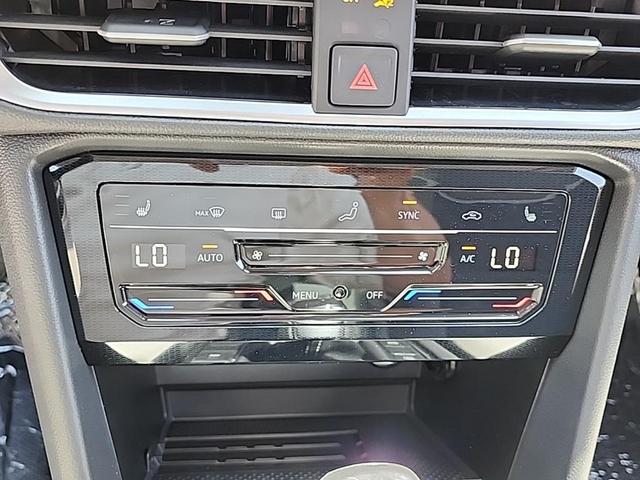 Photo of 2025 Deep Black Pearl Volkswagen Taos