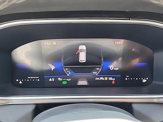 Photo of 2025 Pure White w/Deep Black Roof Volkswagen Taos