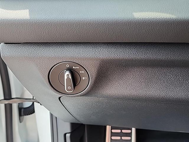 Photo of 2025 Pure White Volkswagen Jetta