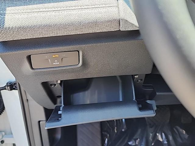Photo of 2025 Pure White Volkswagen Tiguan