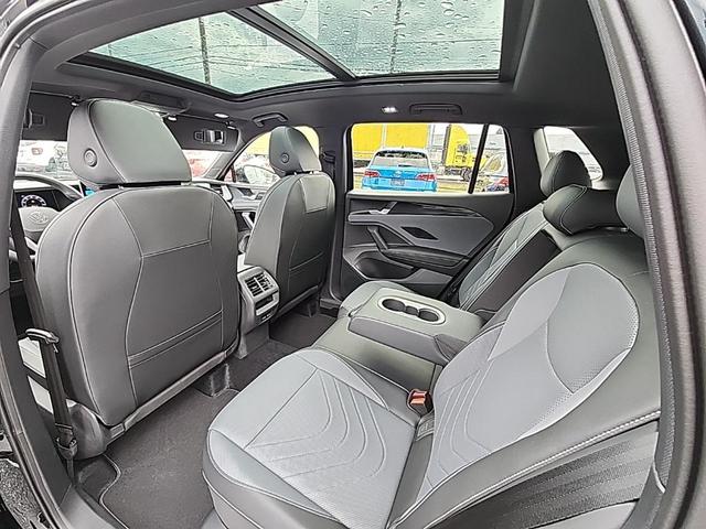 Photo of 2025 Deep Black Pearl Volkswagen Tiguan