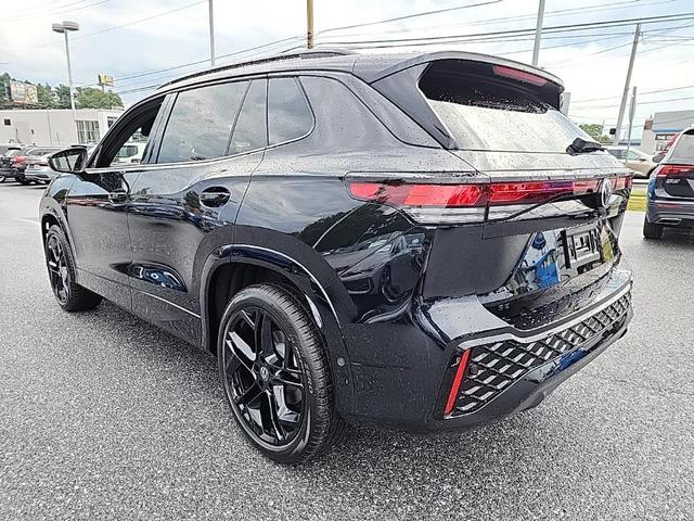 Photo of 2025 Deep Black Pearl Volkswagen Tiguan