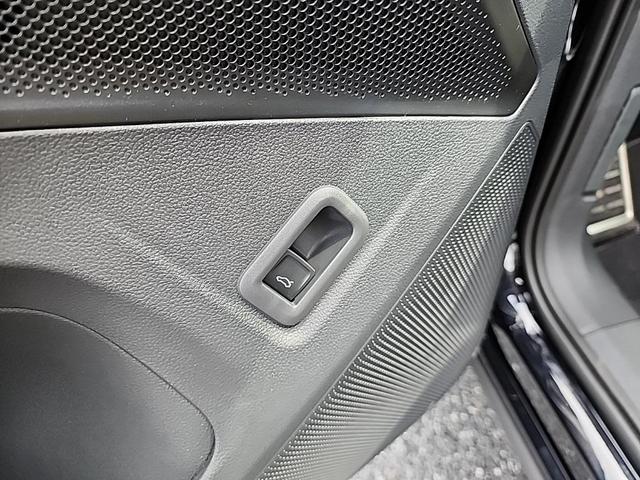 Photo of 2025 Deep Black Pearl Volkswagen Tiguan