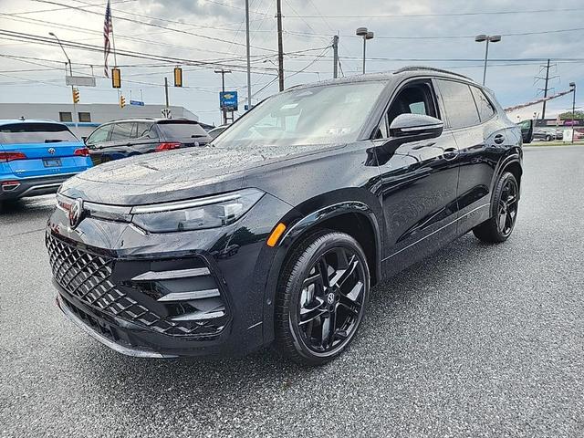 Photo of 2025 Deep Black Pearl Volkswagen Tiguan