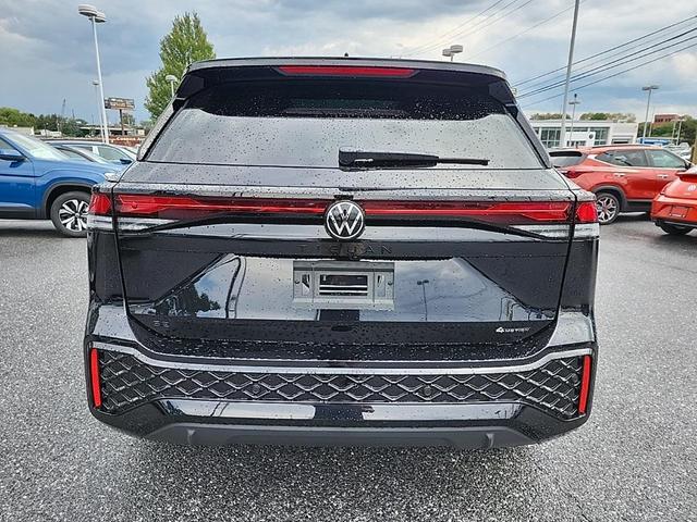 Photo of 2025 Deep Black Pearl Volkswagen Tiguan