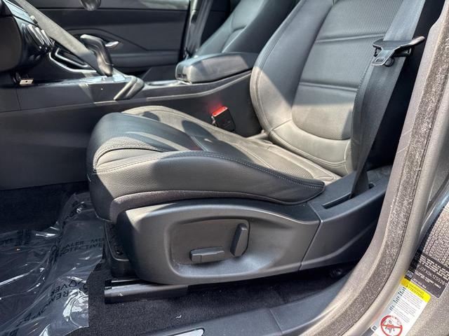 Photo of 2019 -Select- Jaguar E-PACE