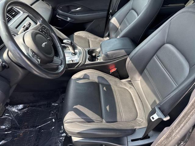 Photo of 2019 -Select- Jaguar E-PACE