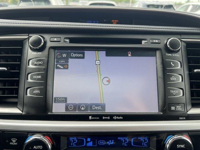 Photo of 2017 Silver Toyota Highlander