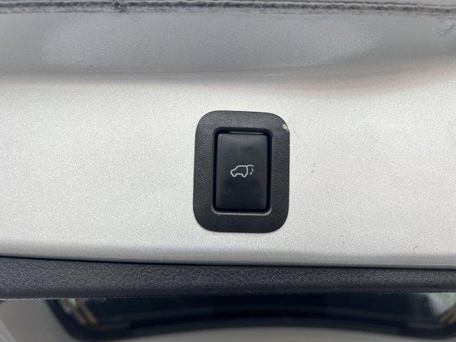Photo of 2017 Silver Toyota Highlander