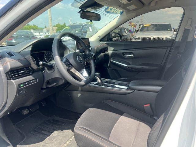 Photo of 2022 White Nissan Sentra