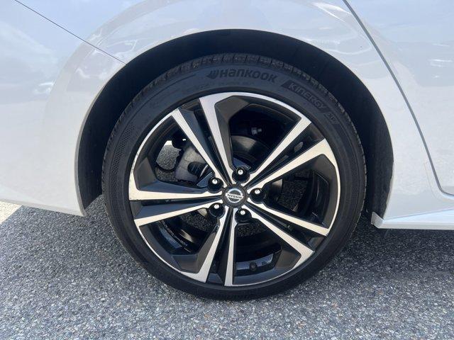 Photo of 2022 White Nissan Sentra
