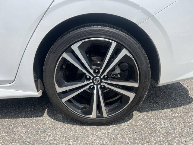 Photo of 2022 White Nissan Sentra
