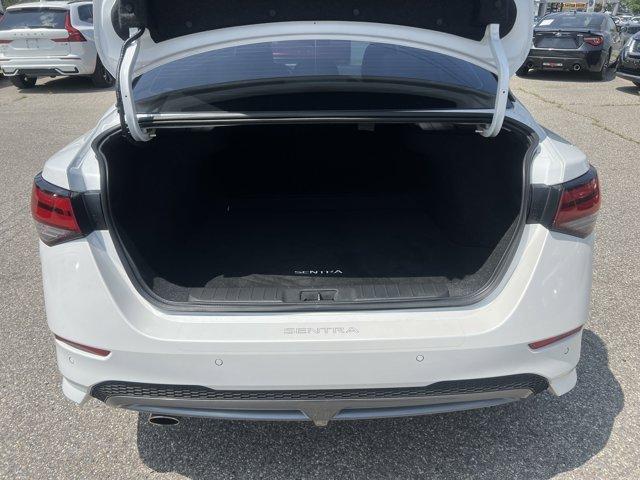 Photo of 2022 White Nissan Sentra
