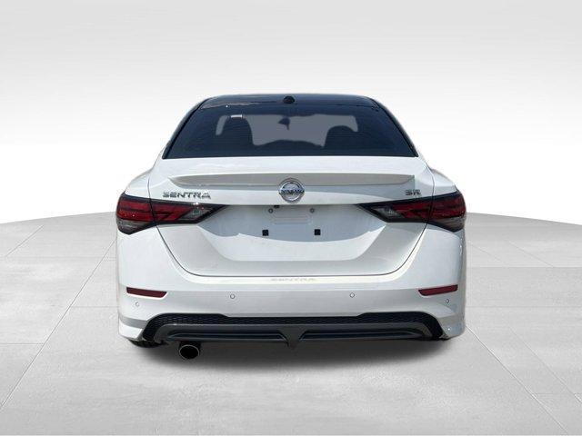 Photo of 2022 White Nissan Sentra