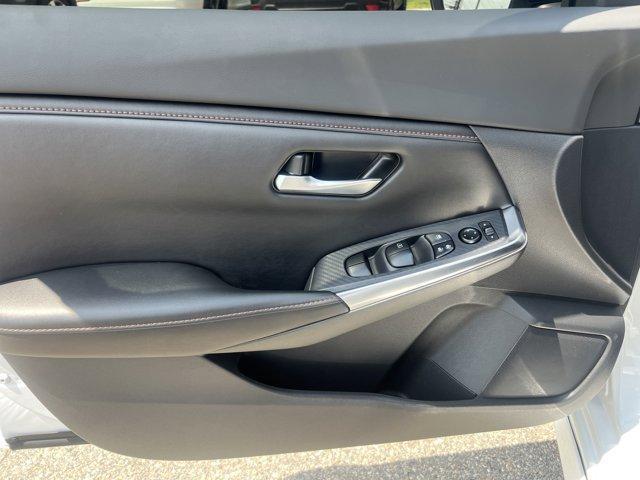 Photo of 2022 White Nissan Sentra