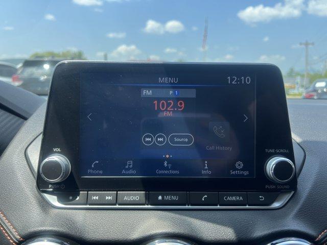 Photo of 2022 White Nissan Sentra