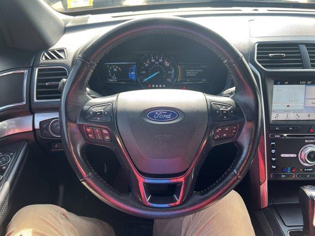 Photo of 2018 Black Ford Explorer
