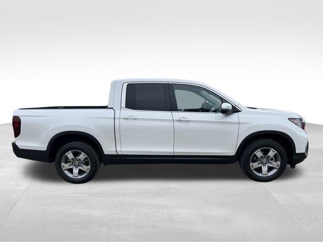 Photo of 2025 White Honda Ridgeline