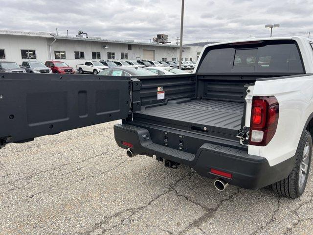 Photo of 2025 White Honda Ridgeline
