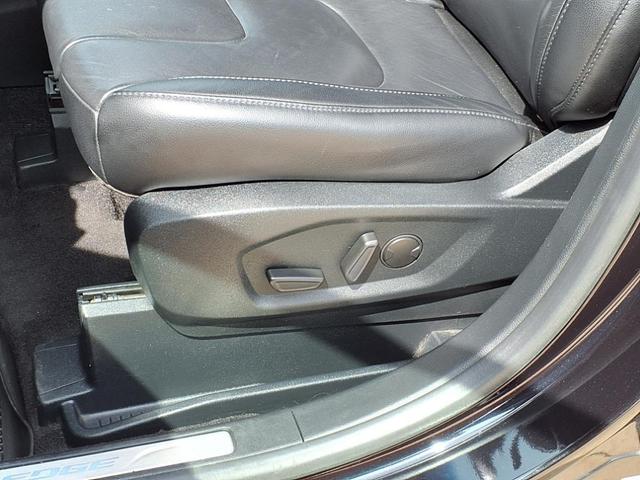 Photo of 2020 Black Metallic Ford Edge